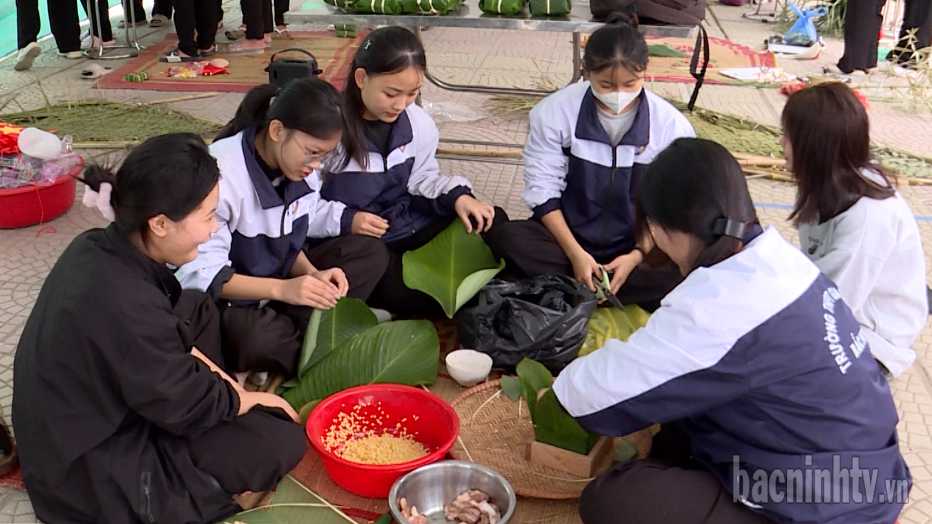 Chương trình Tết cổ truyền với học sinh Trường THPT Gia Bình số 1