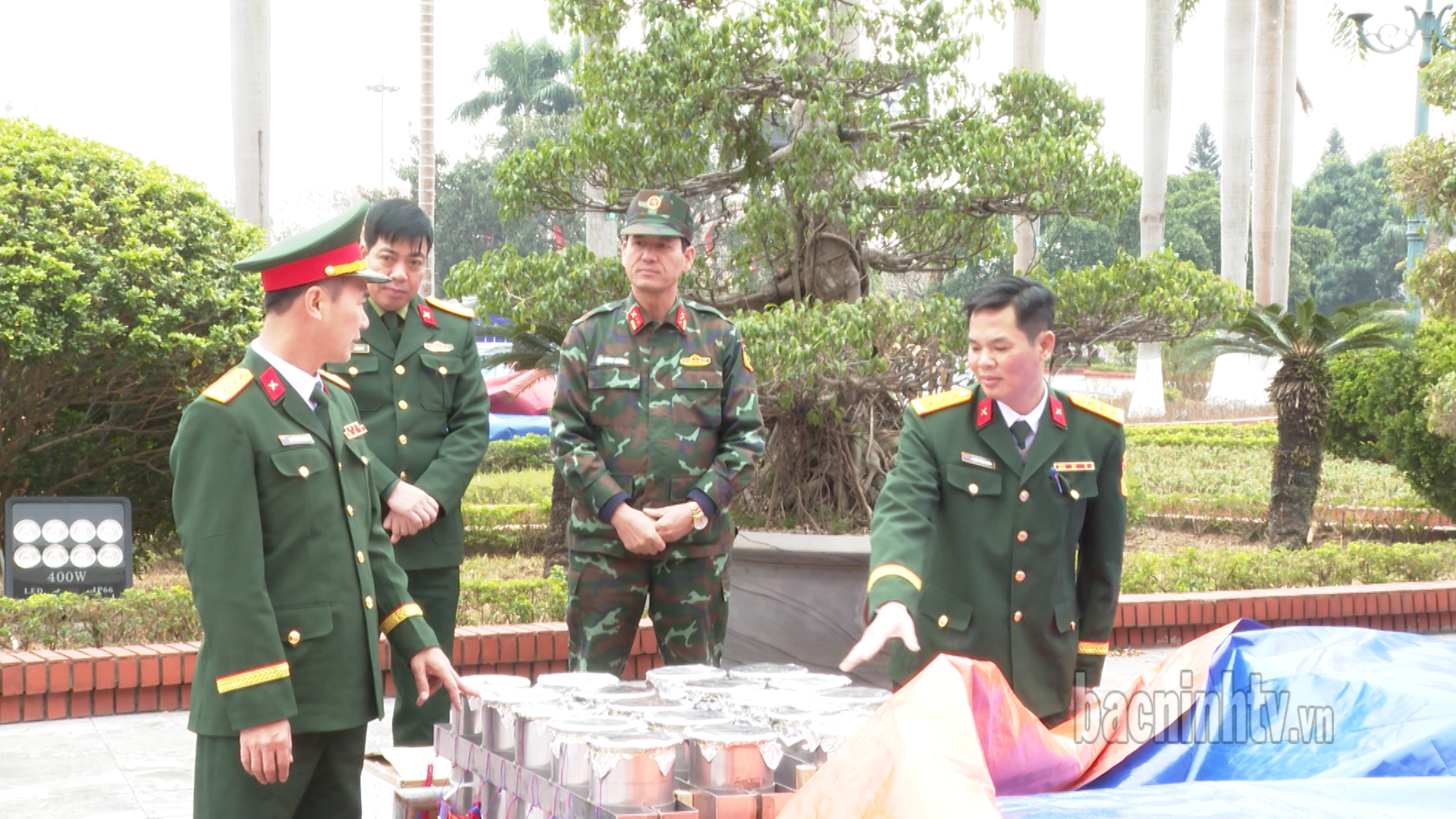Kiểm tra công tác chuẩn bị bắn pháo hoa đêm giao thừa