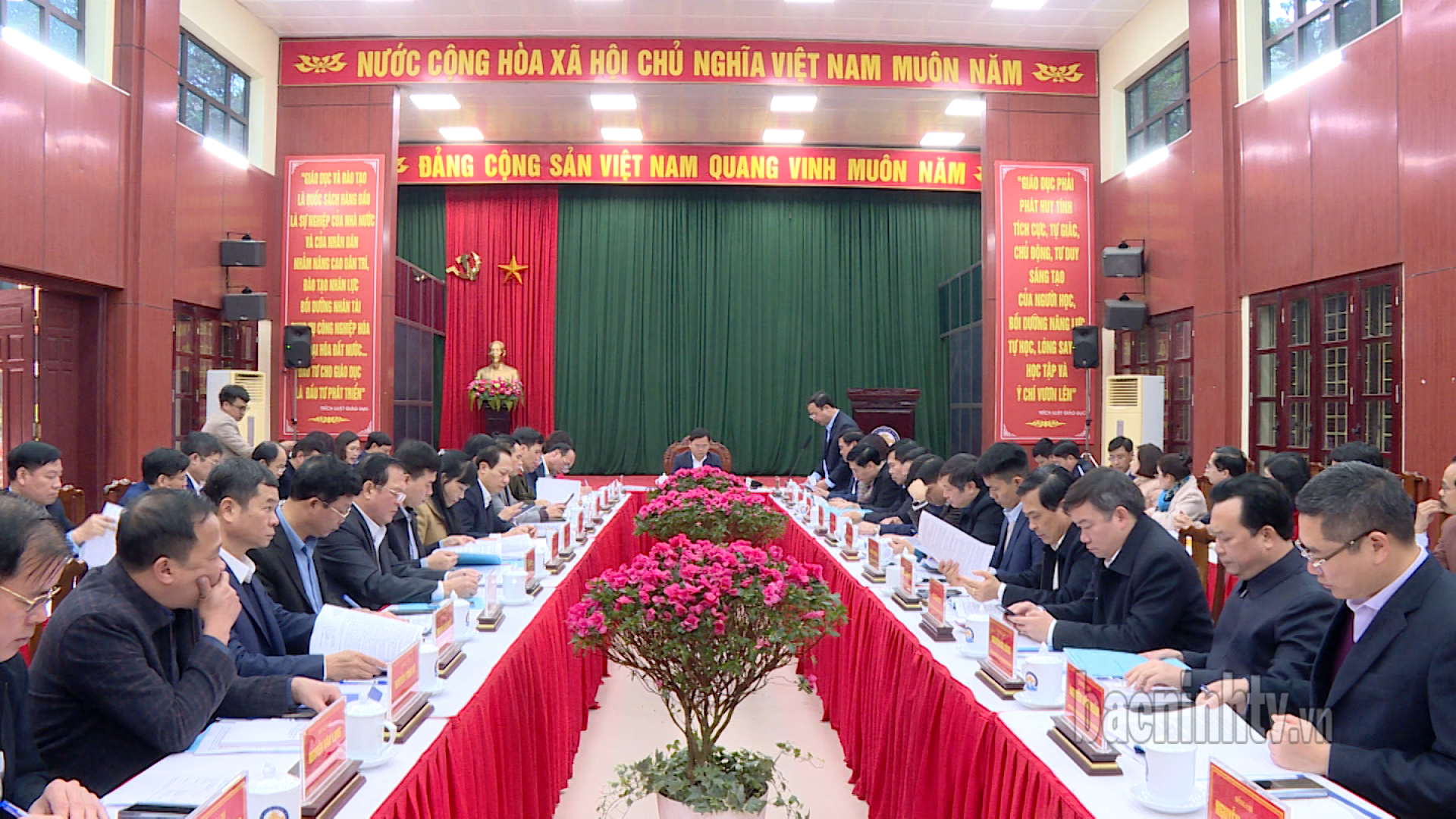 Bí thư Tỉnh ủy Nguyễn Anh Tuấn làm việc với Đảng bộ Sở Giáo dục và Đào tạo