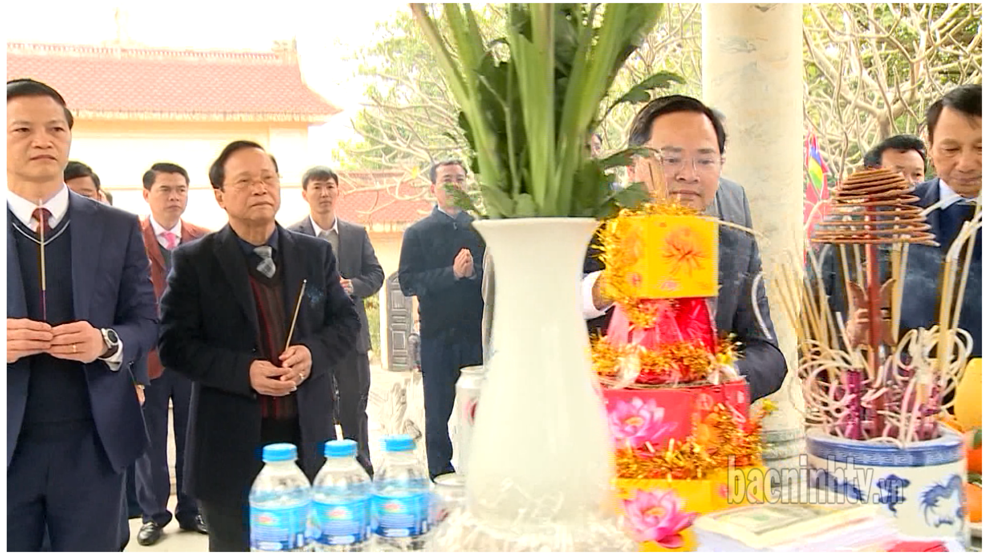 Lãnh đạo tỉnh dâng hương khai hội Lim xuân Ất Tỵ 2025