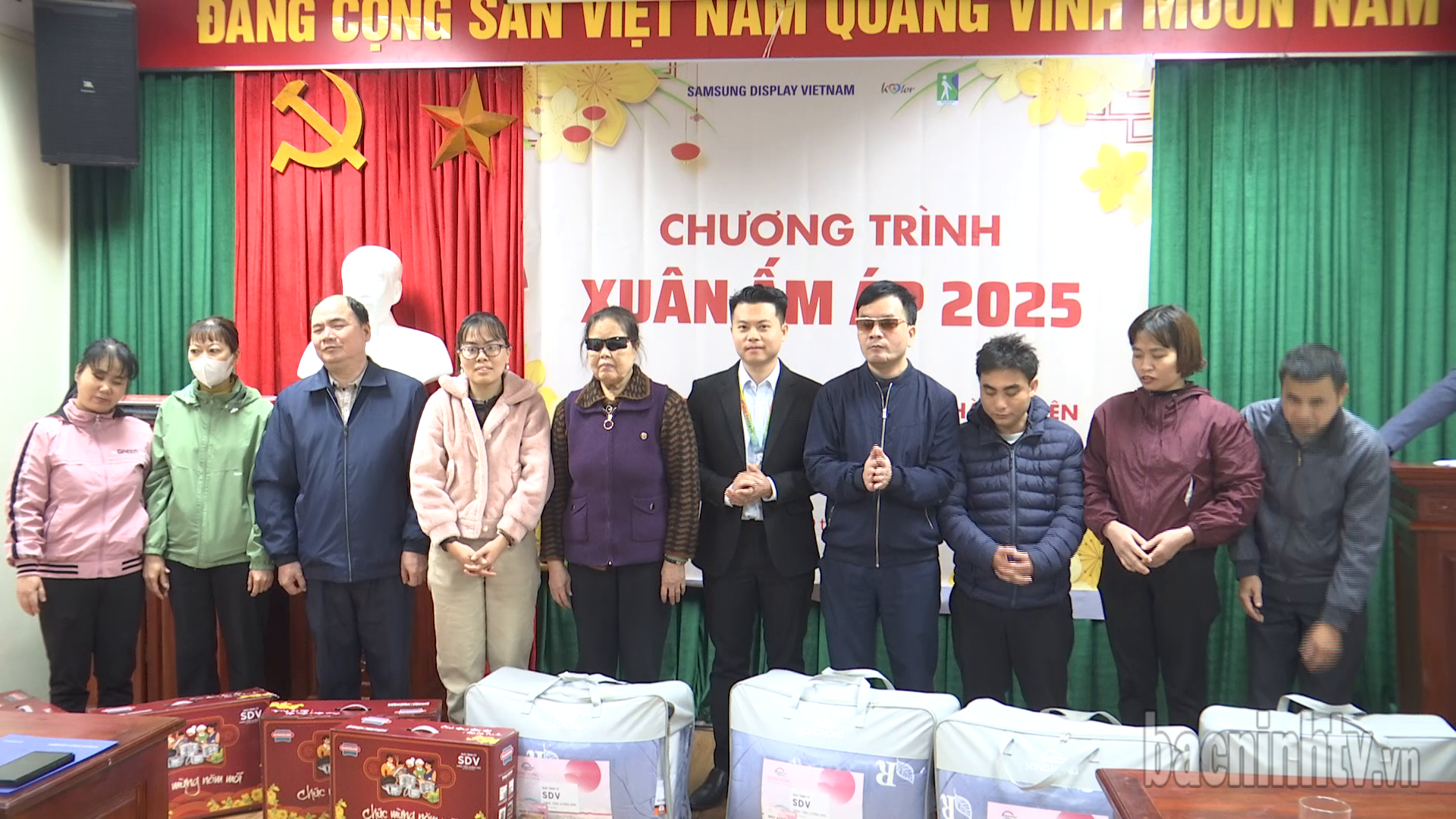 Trao tặng 100 suất quà cho hội viên Hội Người mù hoàn cảnh khó khăn