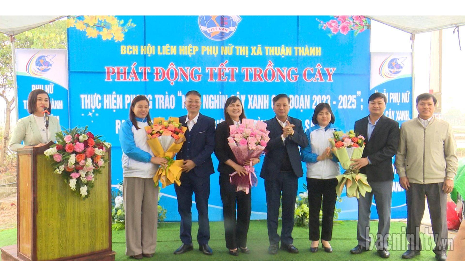 Hội LHPN, Hội Nông dân và Thị đoàn Thuận Thành phát động Tết trồng cây 