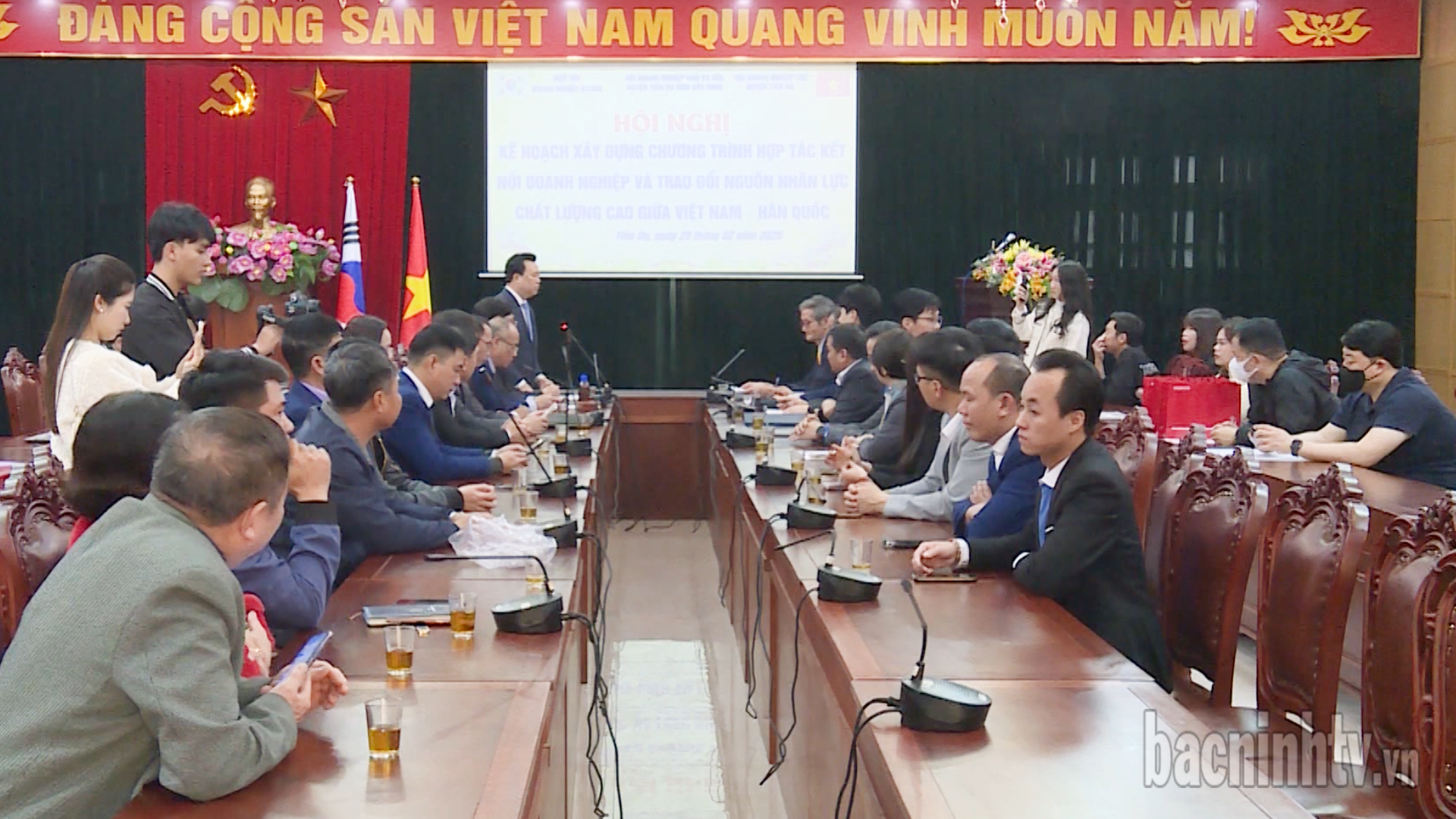 Tiên Du ký kết hợp tác với Hiệp hội Doanh nghiệp thành phố Busan