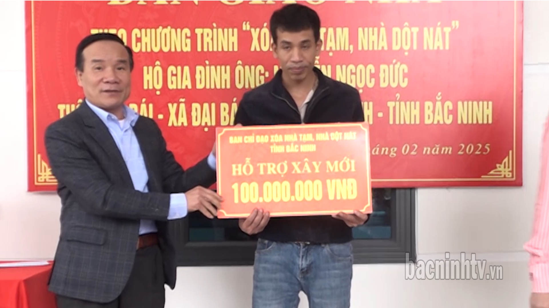 Gia Bình bàn giao 25/27 nhà theo chương trình xoá nhà tạm, nhà dột nát