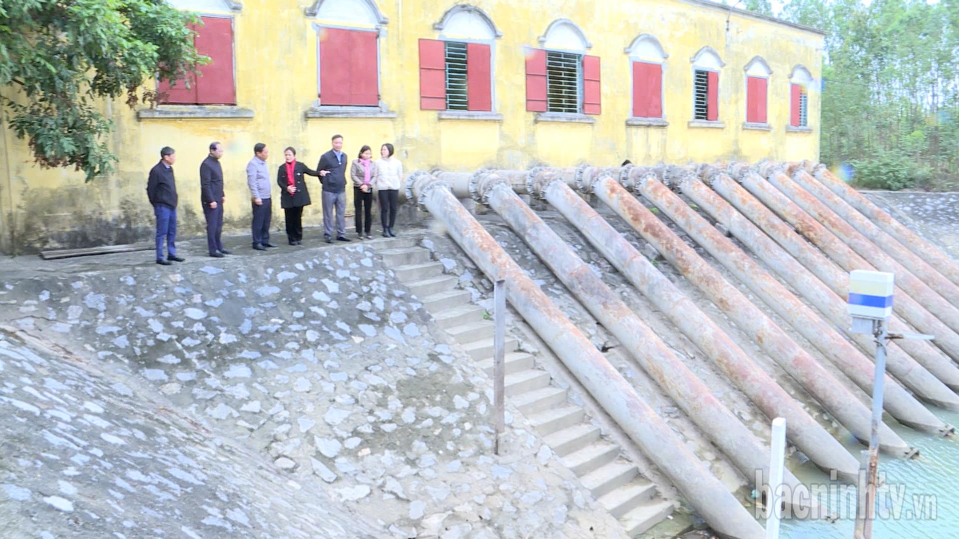 Ban Kinh tế  - Ngân sách khảo sát tình hình sản xuất vụ xuân