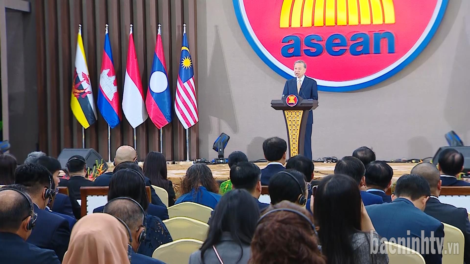 Lễ kỷ niệm 30 năm Việt Nam gia nhập Asean tại Indonesia