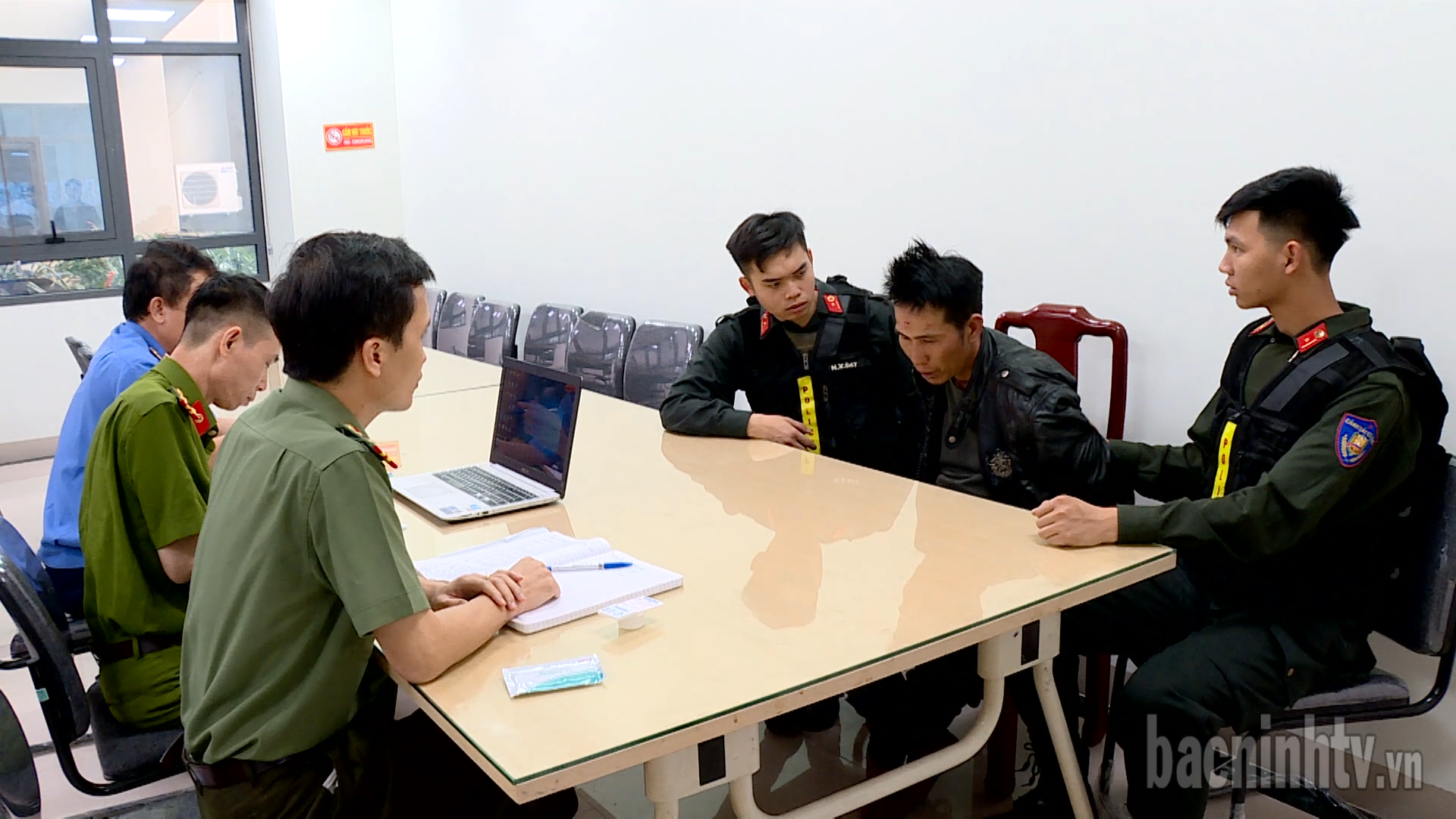 Bắc Ninh: Nhanh chóng khống chế đối tượng, giải cứu thành công cháu bé bị bắt giữ làm con tin