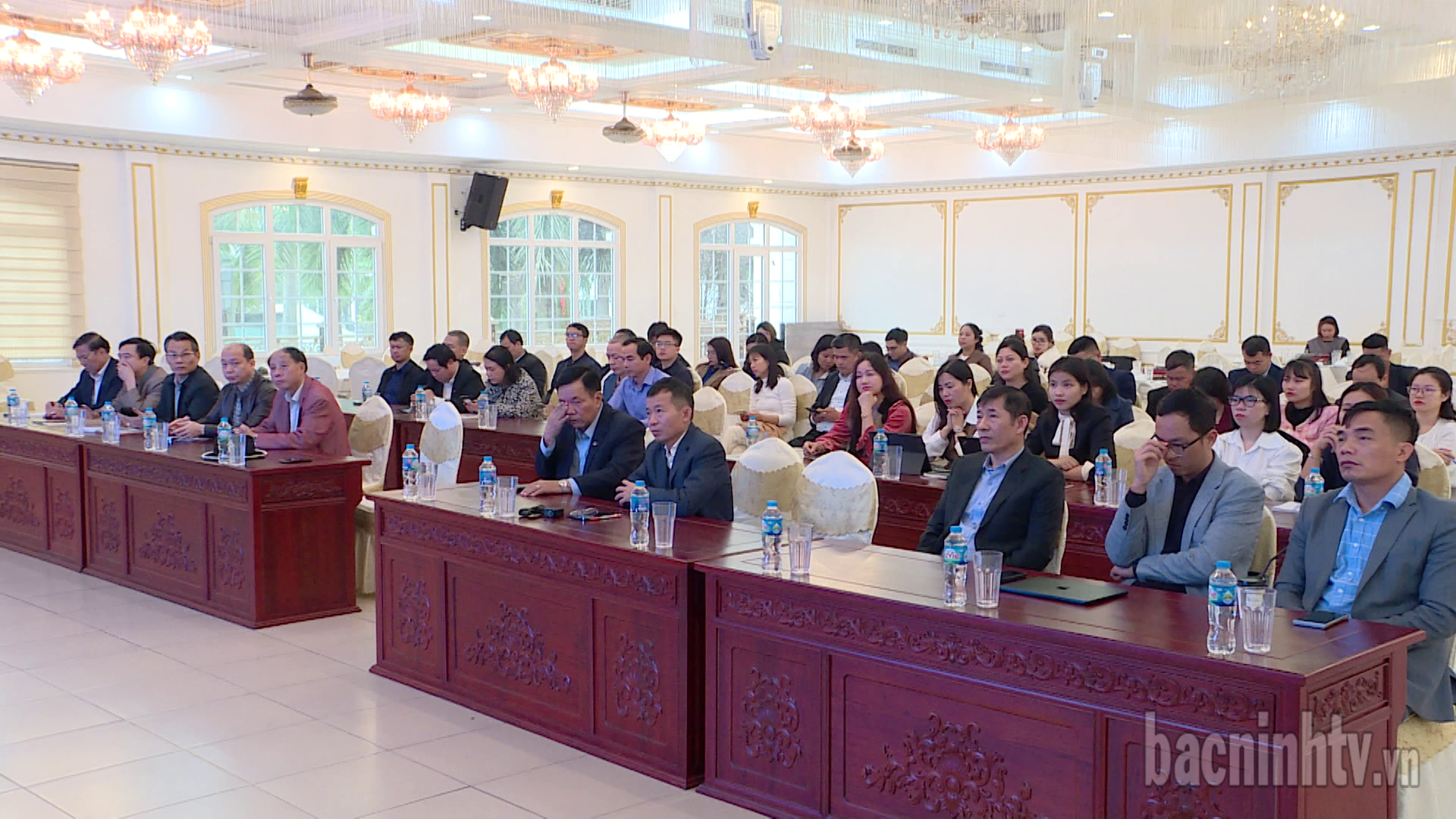 Hơn 100 doanh nghiệp được tập huấn “Quản lý, chiến lược và AI”