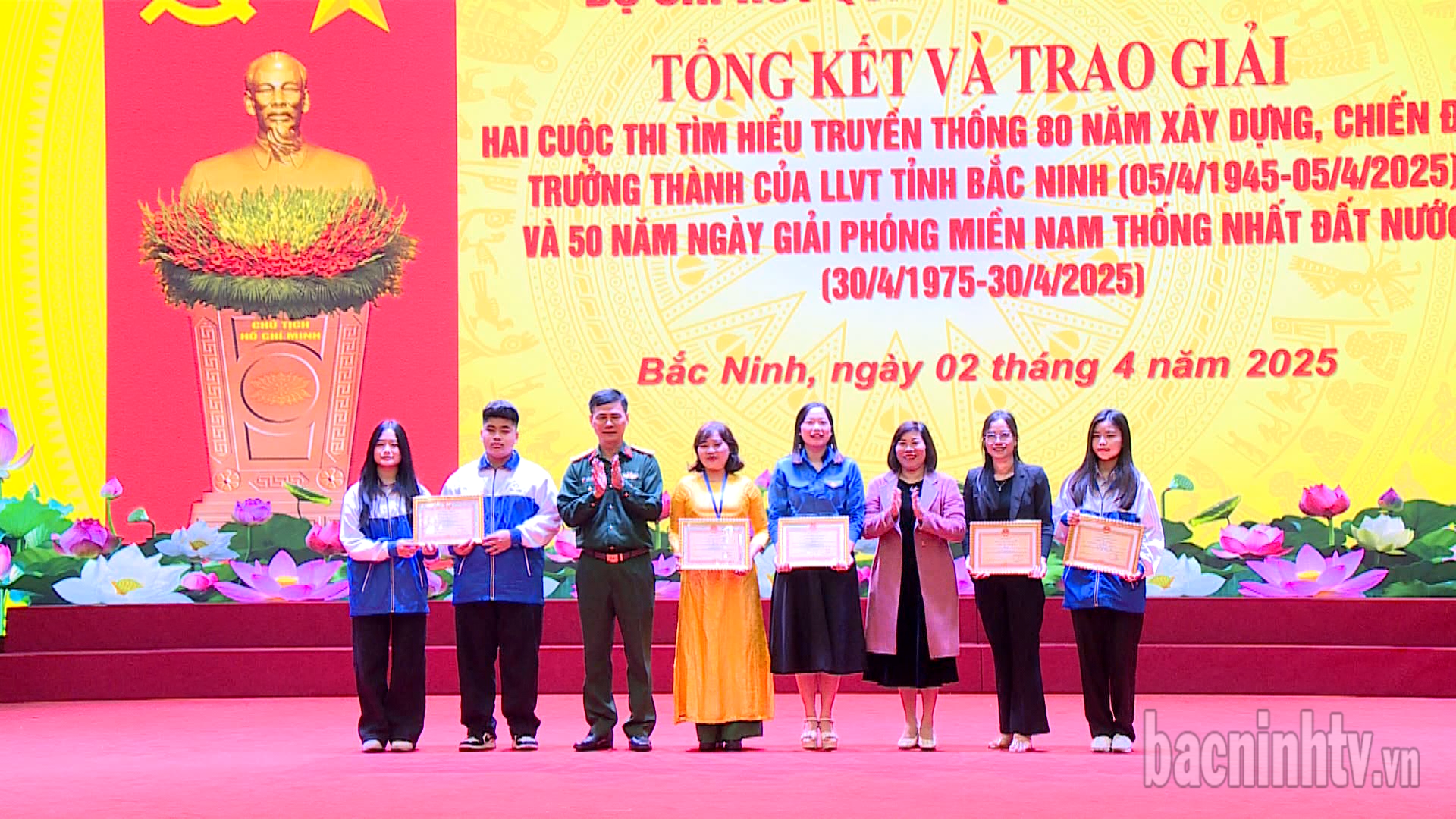 Trao giải cuộc thi Tìm hiểu truyền thống 80 lực lượng vũ trang tỉnh Bắc Ninh và 50 năm giải phóng miền Nam