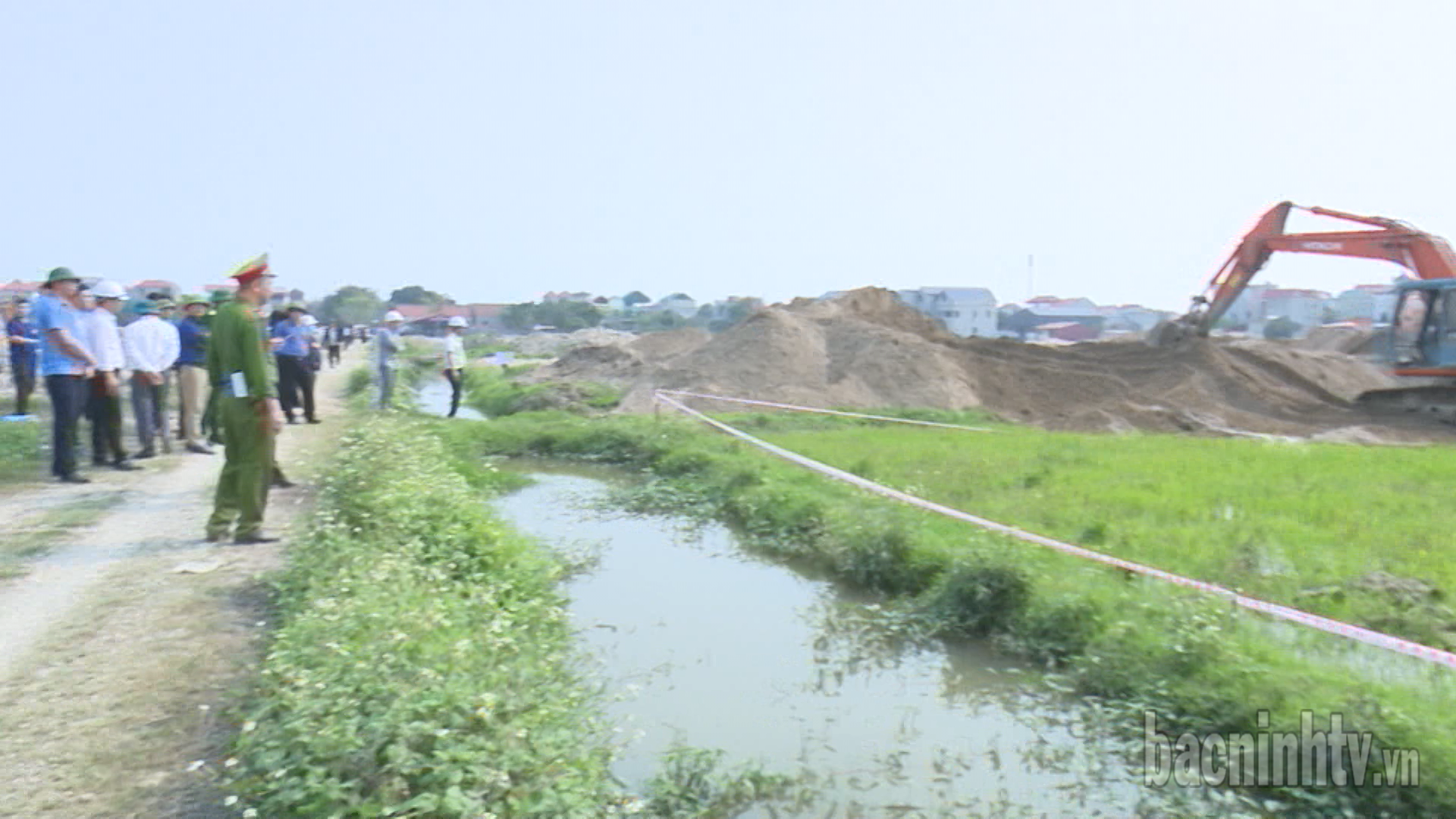 Thị xã Thuận Thành cưỡng chế thu hồi đất tại thôn Quang Hưng, xã Nghĩa Đạo