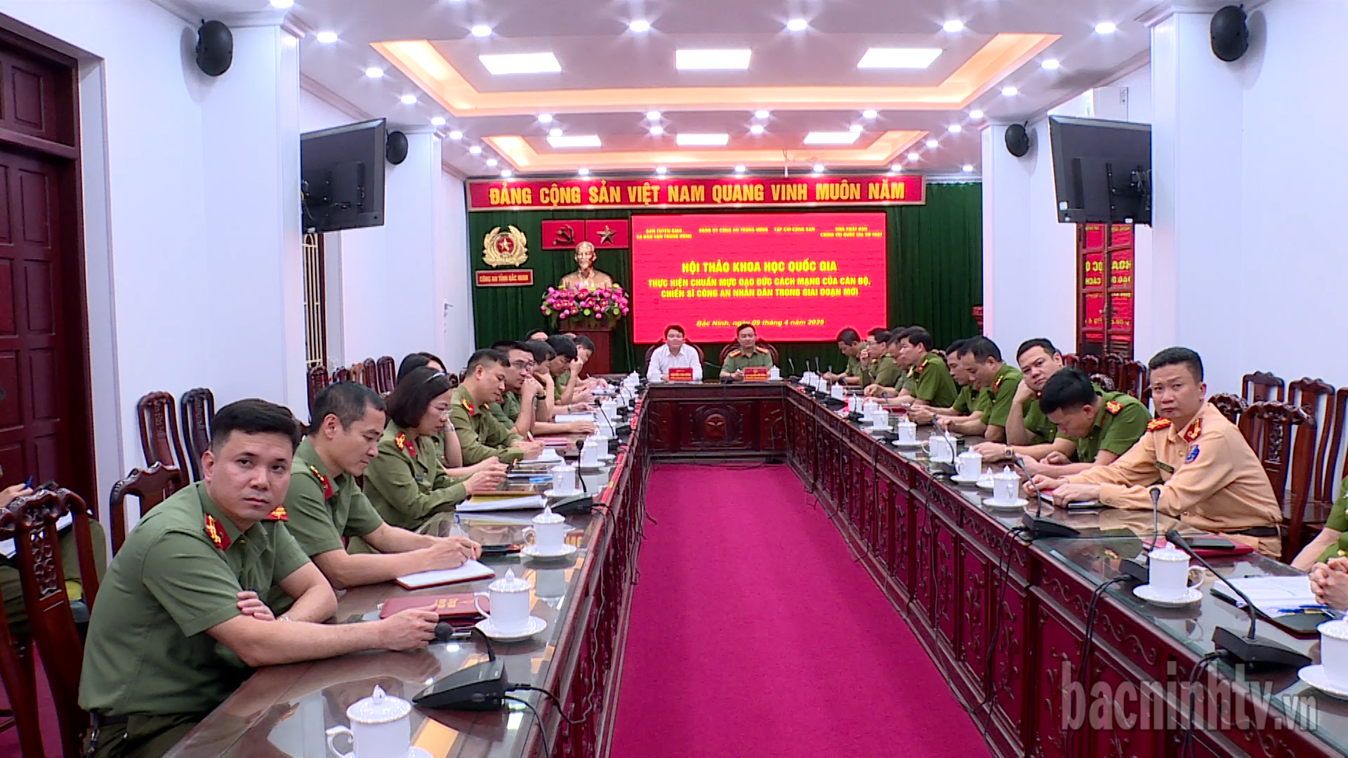 Thực hiện chuẩn mực đạo đức cách mạng của cán bộ chiến sĩ Công an nhân dân trong giai đoạn mới