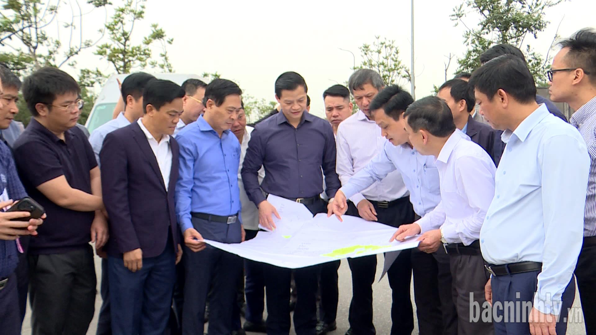 Chủ tịch UBND tỉnh kiểm tra công tác giải phóng mặt bằng, tiến độ thi công dự án đường vành đai 4 - Vùng thủ đô Hà Nội