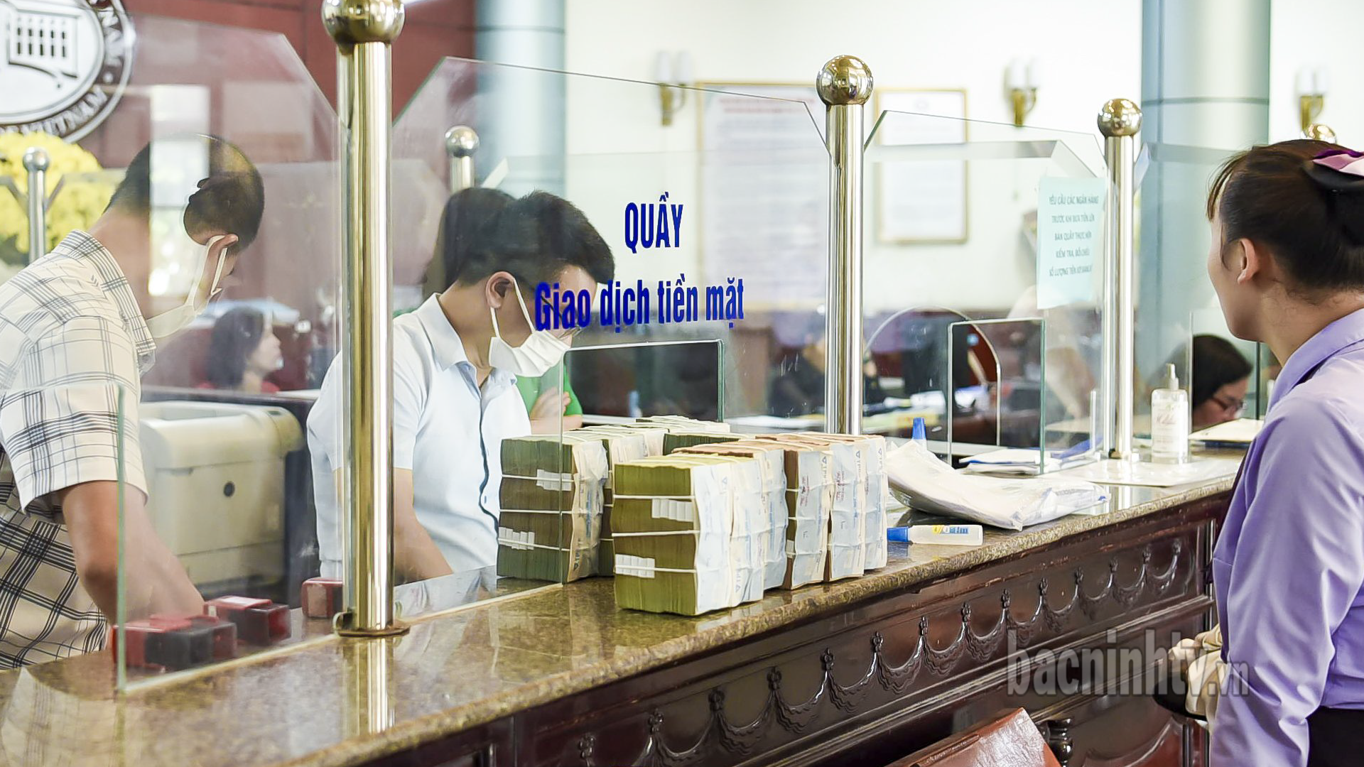 Tổng nguồn vốn huy động trên địa bàn tỉnh ước đạt hơn 231 nghìn tỷ đồng