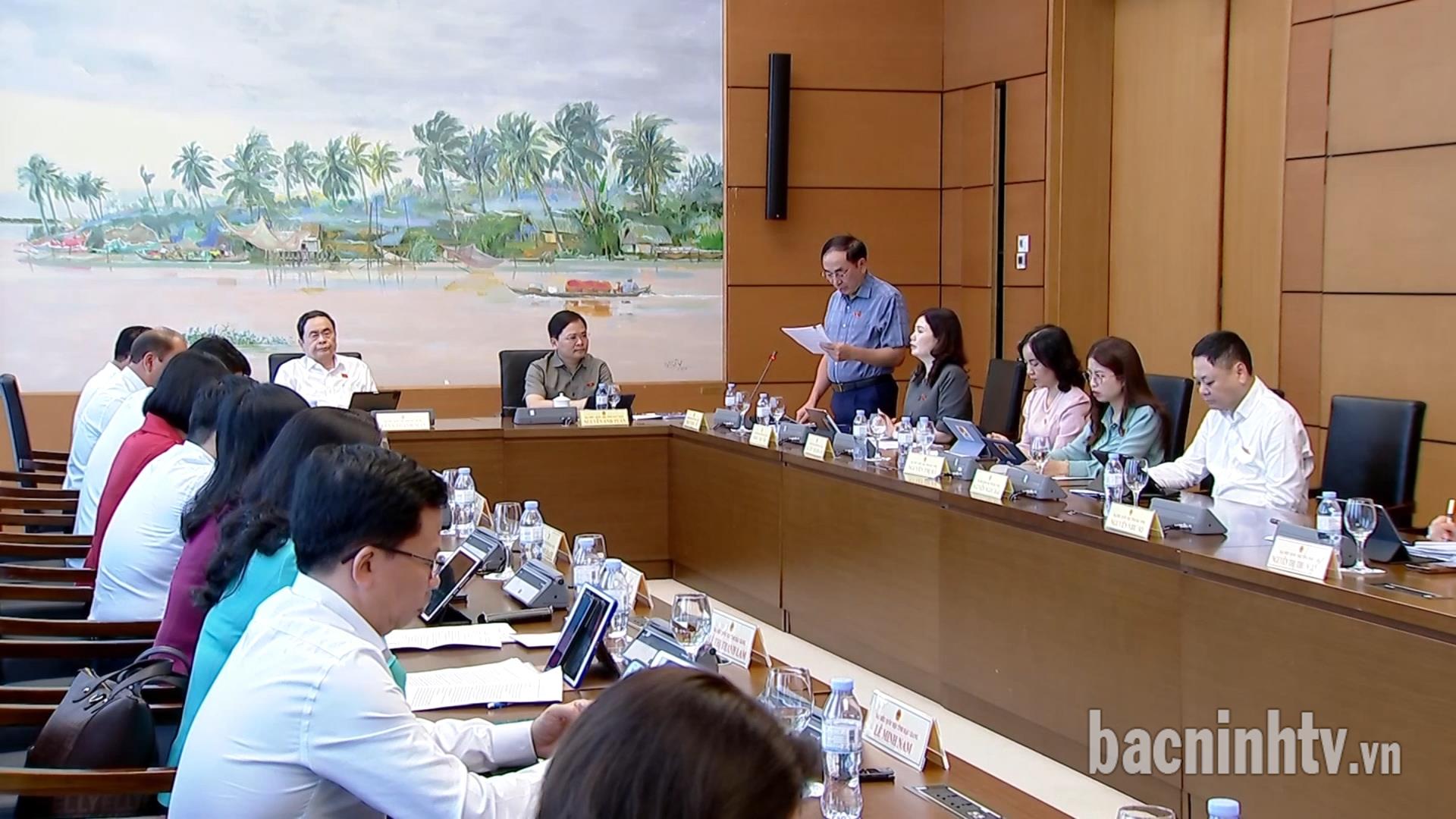 Đoàn Đại biểu Quốc hội tỉnh Bắc Ninh góp ý tại tổ về dự án Luật Tổ chức chính quyền địa phương (sửa đổi) và Luật Cán bộ, công chức (sửa đổi)