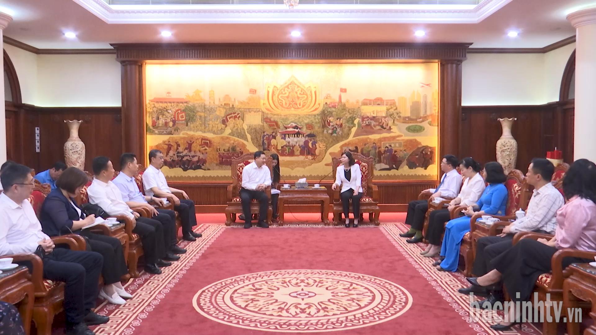 Lãnh đạo tỉnh tiếp đoàn Tổng công hội thành phố Duy Phường, tỉnh Sơn Đông, Trung Quốc