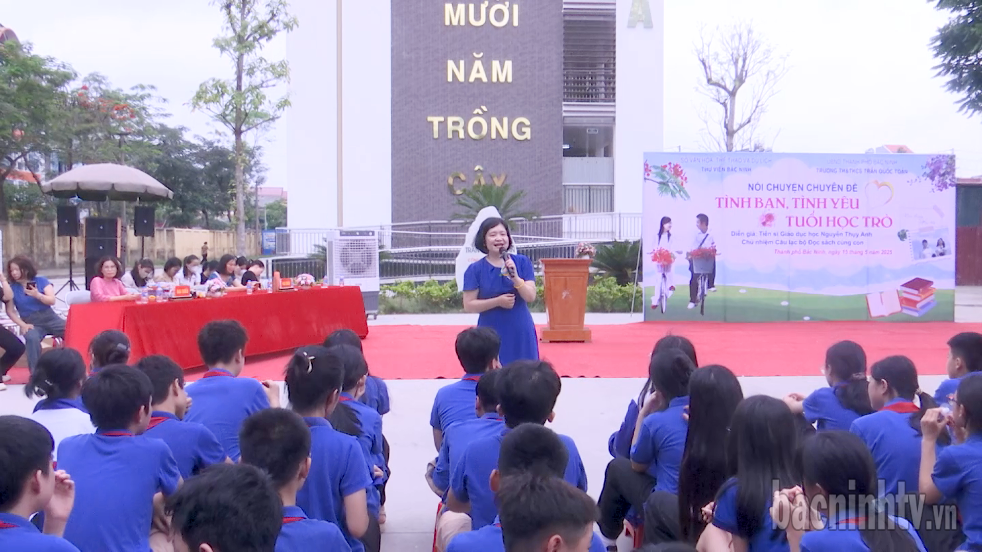 Nói chuyện chuyên đề “ Tình bạn, tình yêu tuổi học trò”