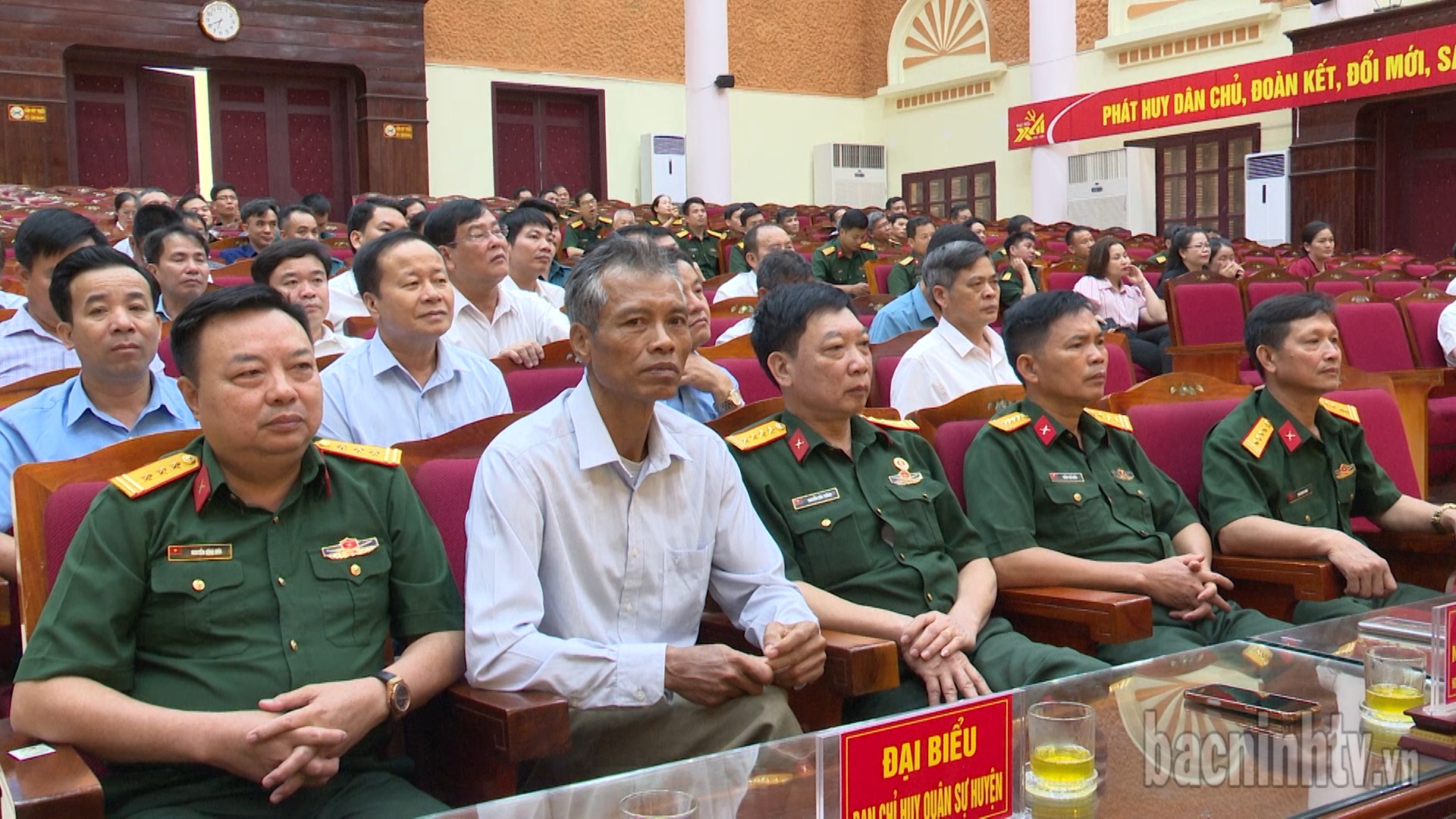 Gia Bình gặp mặt kỷ niệm 80 năm Ngày thành lập Lực lượng vũ trang