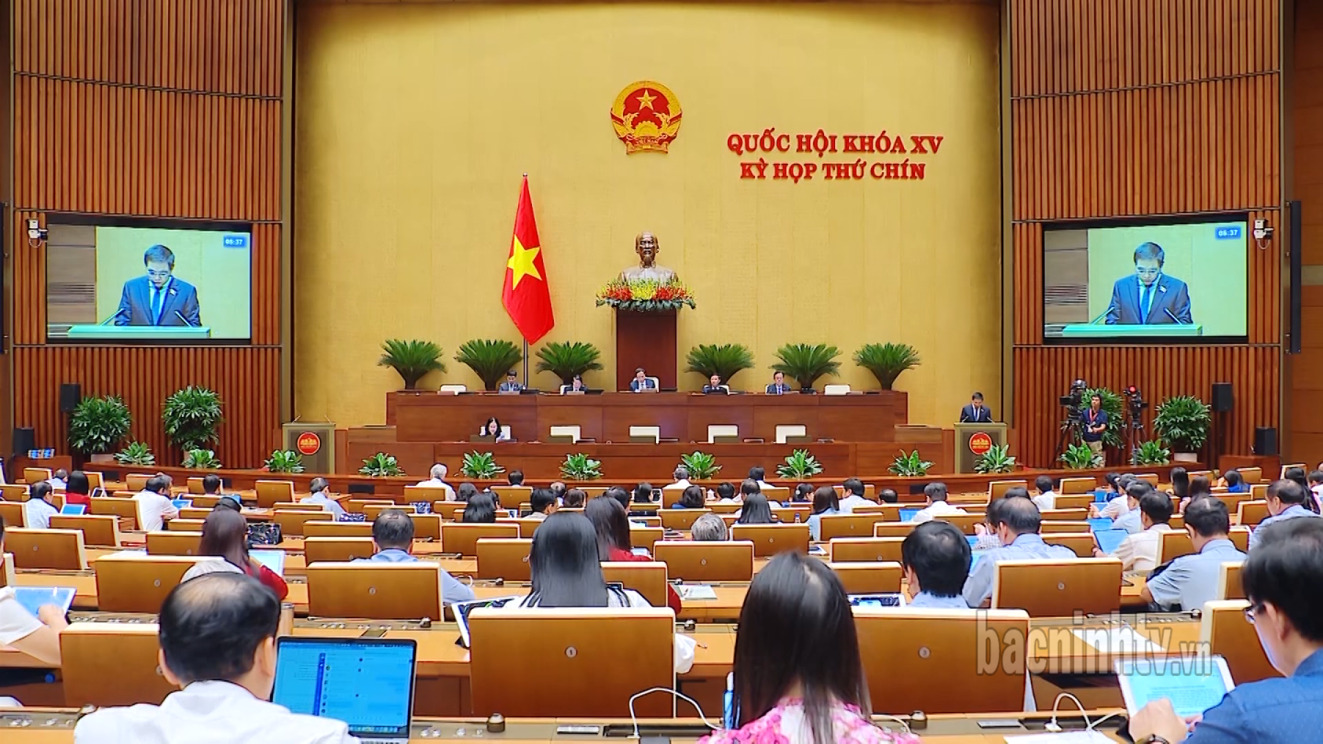Quốc hội thảo luận ở hội trường về dự án Luật sửa đổi, bổ sung một số điều của Luật Chất lượng sản phẩm, hàng hóa
