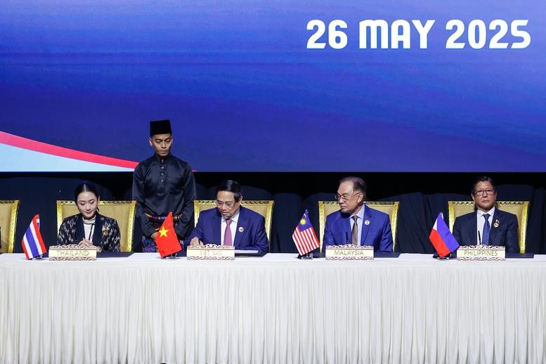 Thủ tướng cùng các nhà lãnh đạo ký Tuyên bố 