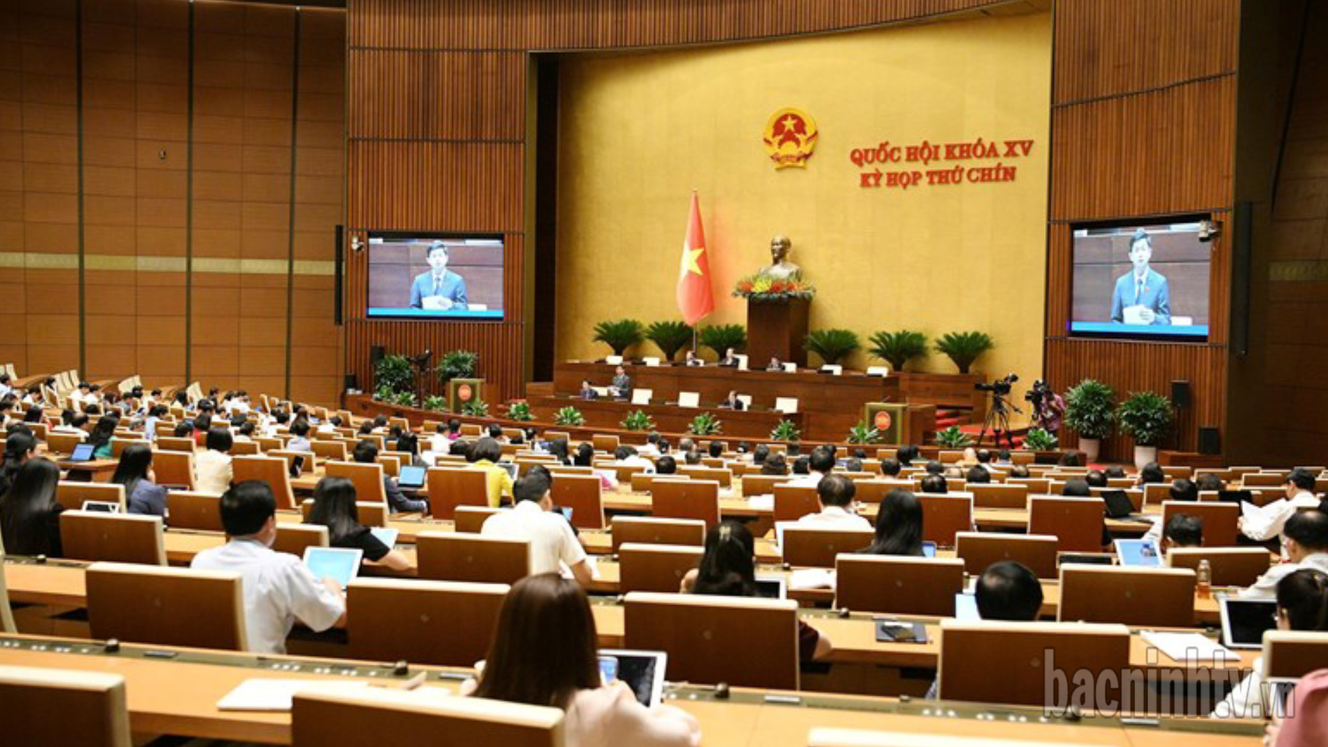 Quốc hội thảo luận về dự án Luật sửa đổi, bổ sung một số điều  của Luật Các tổ chức tín dụng