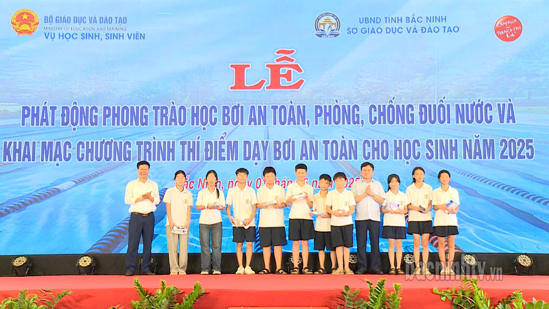 Phát động phong trào học bơi an toàn, phòng chống đuối nước cho học sinh 2025