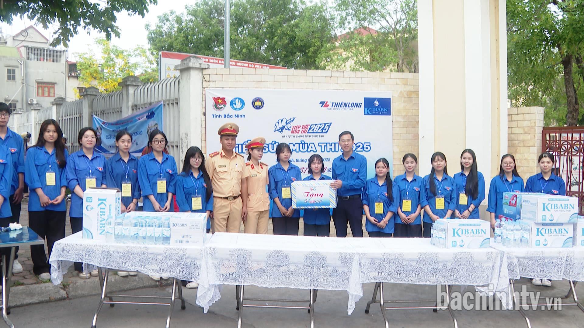 Tỉnh đoàn ra quân “tiếp sức mùa thi”