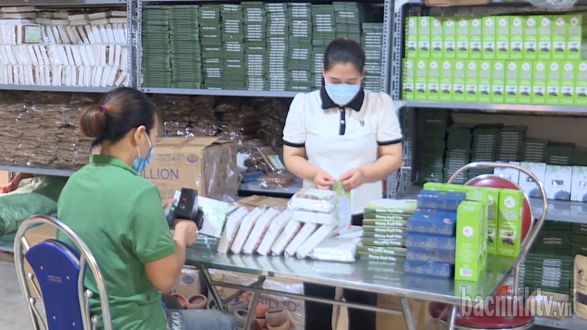 Hỗ trợ gần 2.360 hội viên, nông dân đăng ký tài khoản trên sàn thương mại điện tử