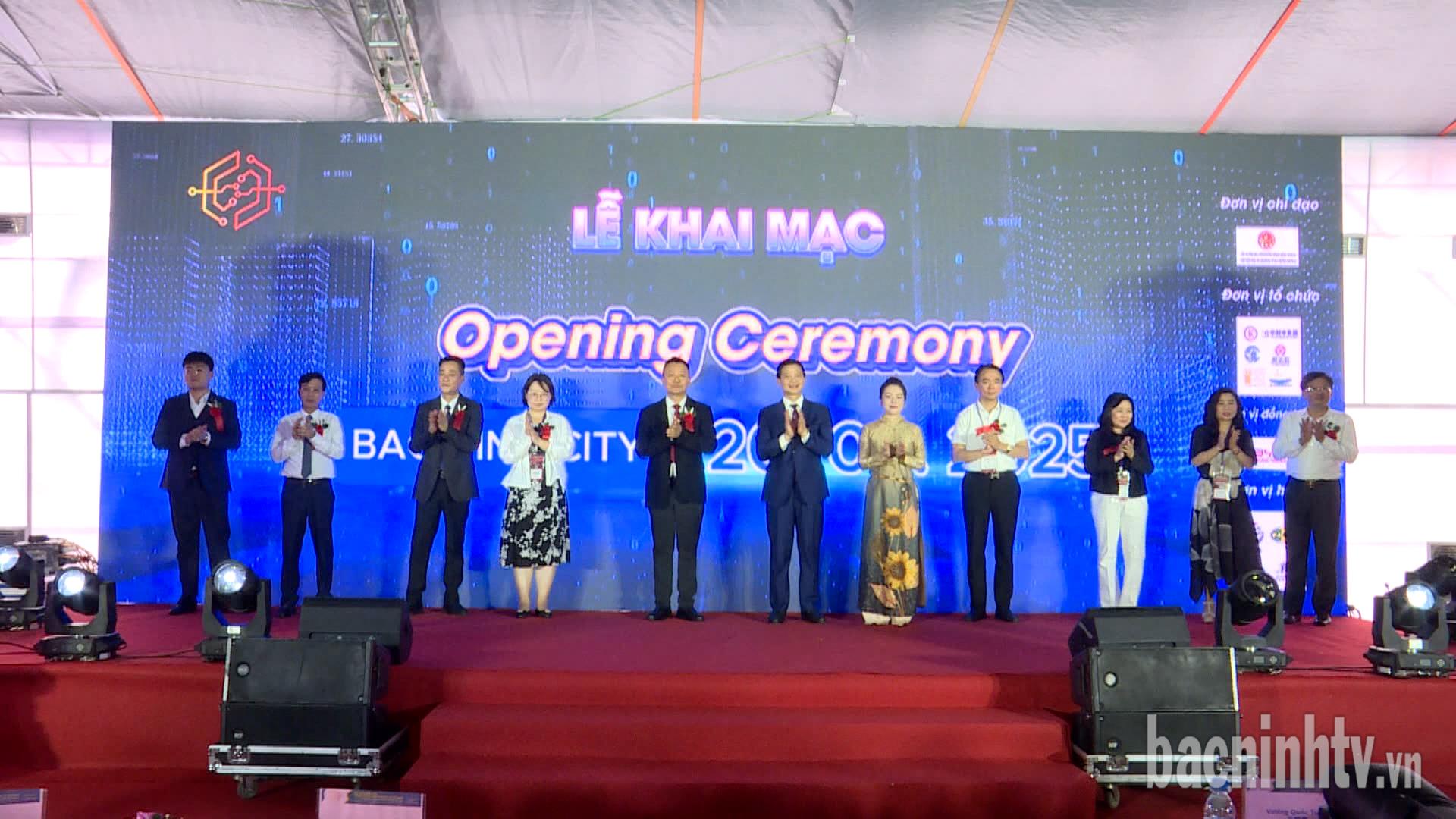 Chủ tịch UBND tỉnh dự khai mạc Triển lãm Công nghiệp điện tử quốc tế Việt Nam năm 2025 tại Bắc Ninh