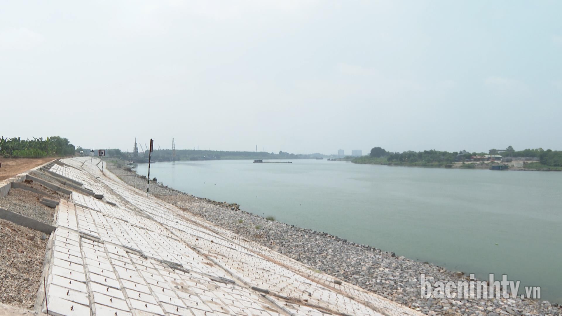Yêu cầu 4 tỉnh, thành phố miền Bắc tăng cường hộ đê ứng phó lũ lớn