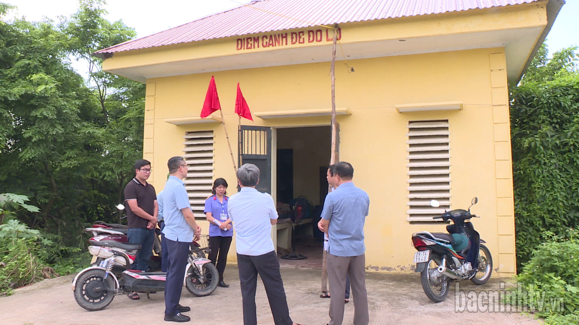 Yên Phong kiểm tra đê và công tác bảo đảm an toàn trạm bơm