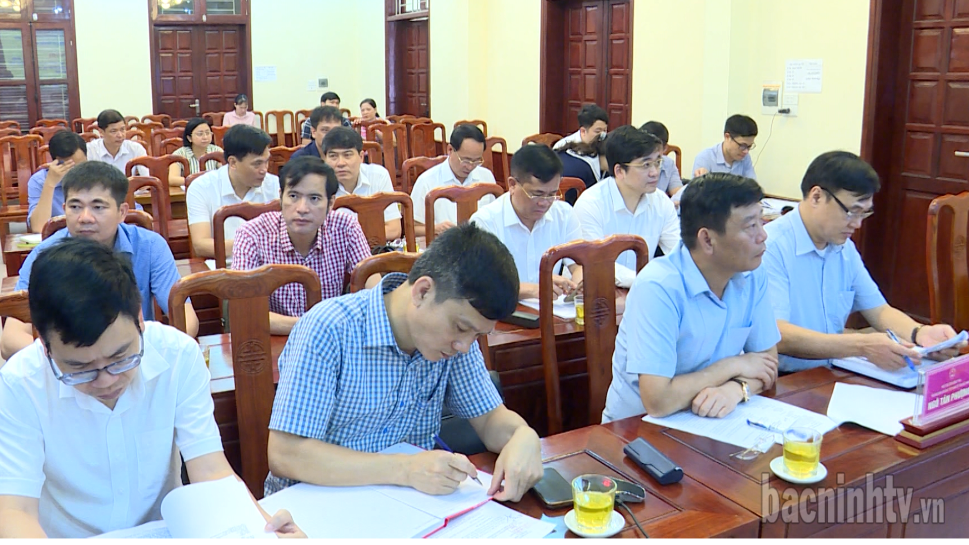 Triển khai xây dựng các chỉ tiêu kinh tế- xã hội  phục vụ Đại hội Đảng bộ cấp tỉnh, cấp xã