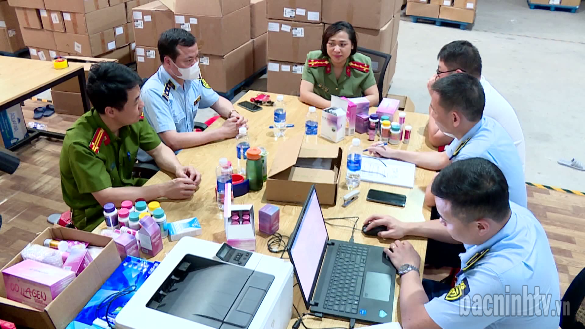 Phát hiện, xử lý gần 130 vụ vi phạm các quy định trong lĩnh vực kinh doanh thương mại