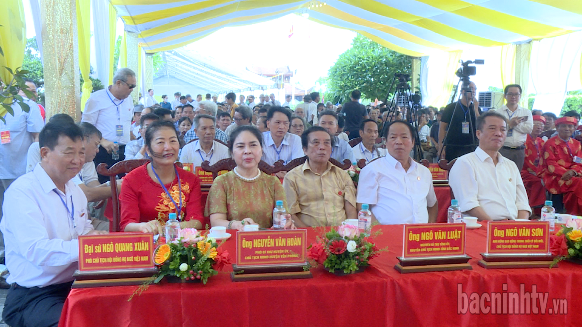 Dâng hương Đền thờ Thái uý Lý Thường Kiệt