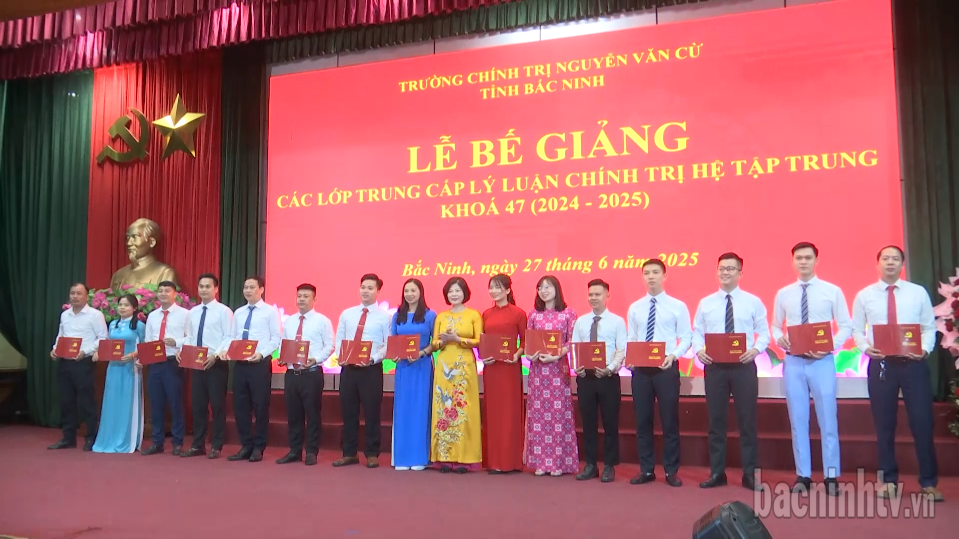 Bế giảng các lớp Trung cấp Lý luận chính trị hệ tập trung K47 (2024-2025)